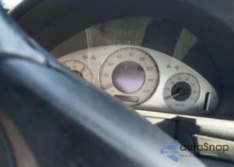 2003 Mercedes-Benz E 500 z USA, uszkodzony, nr VIN WDBUF70J73A125902